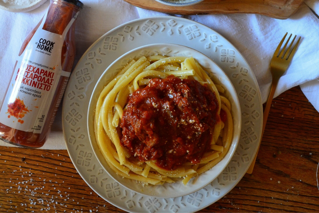 COOK at HOME - Μοσχαράκι κοκκινιστό με μακαρόνια