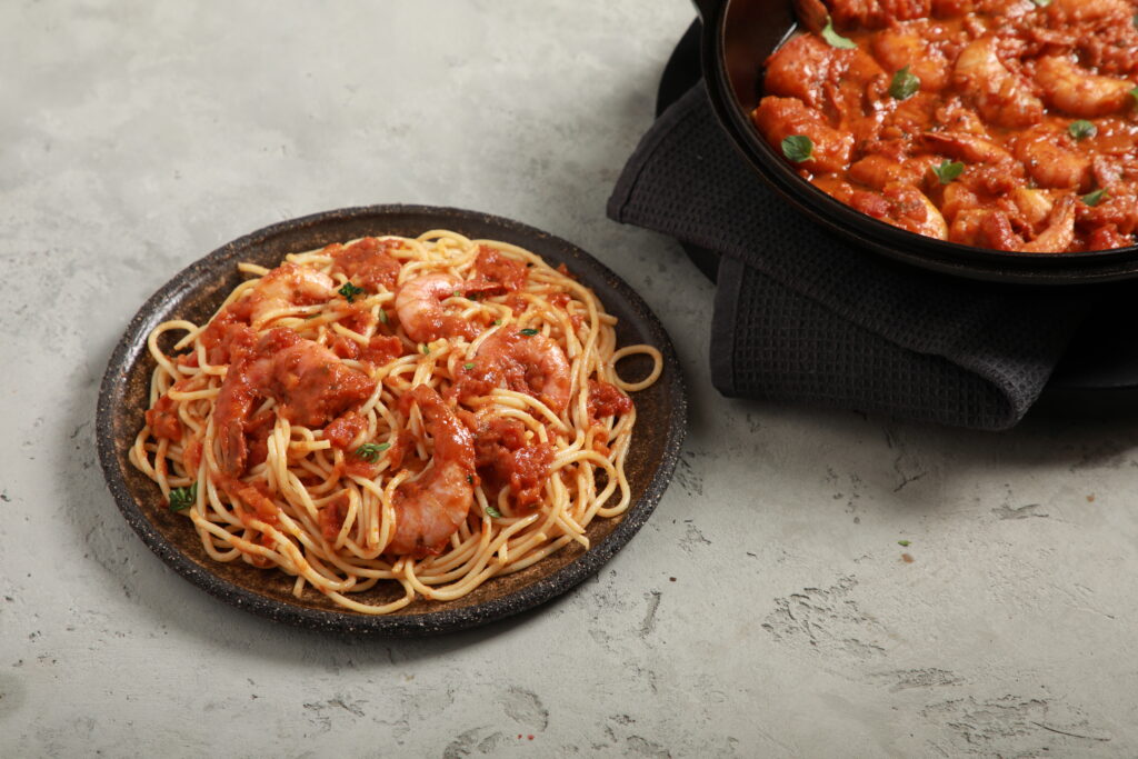 Γαριδομακαρονάδα με σάλτσα μαγειρέματος COOK at HOME